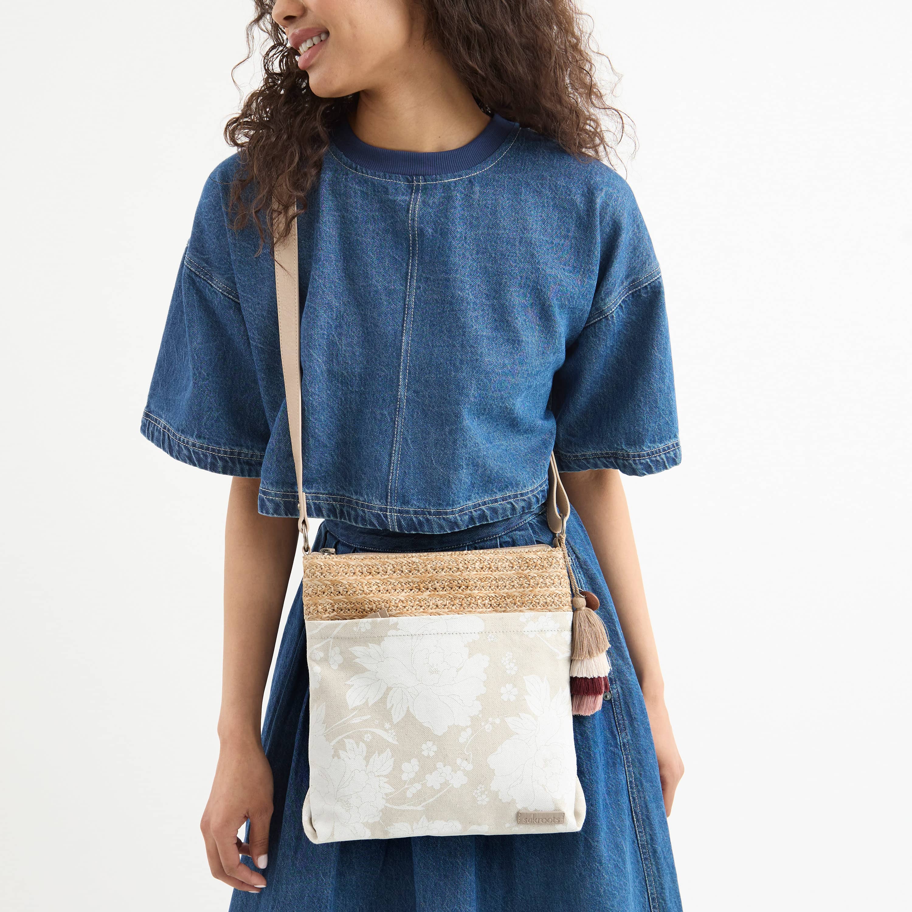 Banyan Basic Crossbody - Canvas - Natural Wild Fleur - Image 2