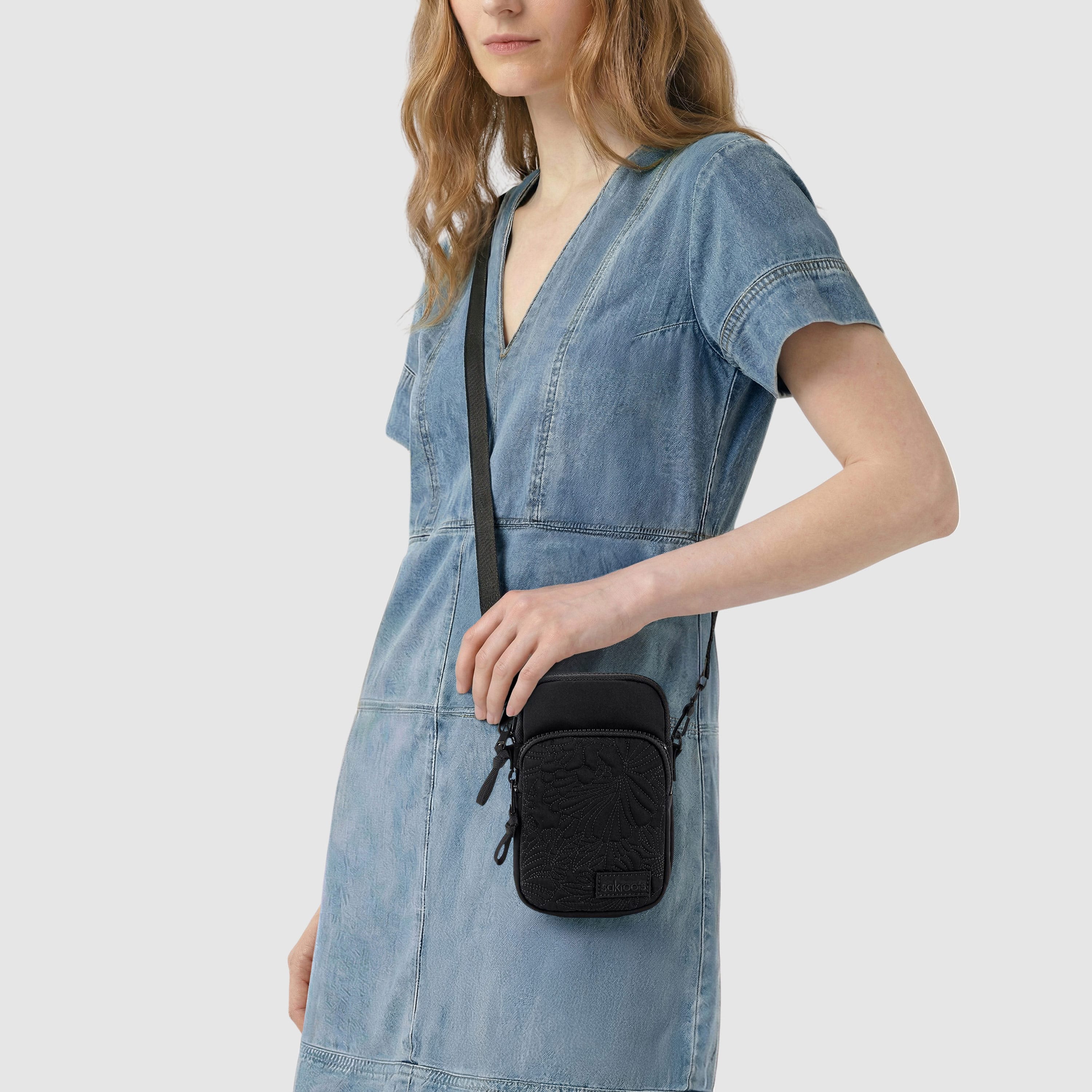 Koa Smartphone Crossbody - EcoTwill - Black Flower Blossom Quilted - Image 2